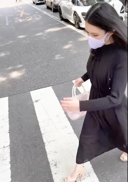 【本編顔出し】雑誌モデル内定の美女はまだ学生、街を歩くだけで二度見されるその神スタイルに中出し含む大量潮吹き高額援助。