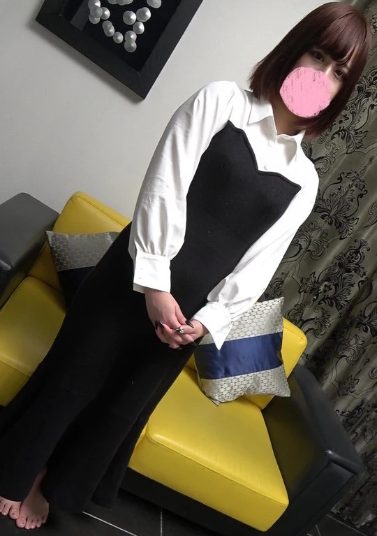 エロい身体つきのアパレル店員の下半身はノーパンだった！ 仕事の愚痴を聞くお返しは初めてのハメ撮り。