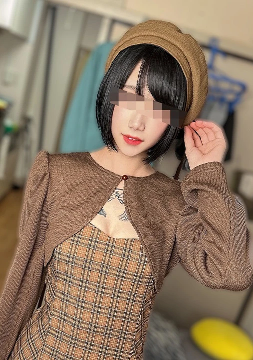 【個人撮影】腹筋バキバキ女子ゆうちゃん（25）SNSでバズったラブラブカップル　黒髪ショートのツンデレ彼女との痙攣鬼イキ生中出しハメ撮り動画　流出