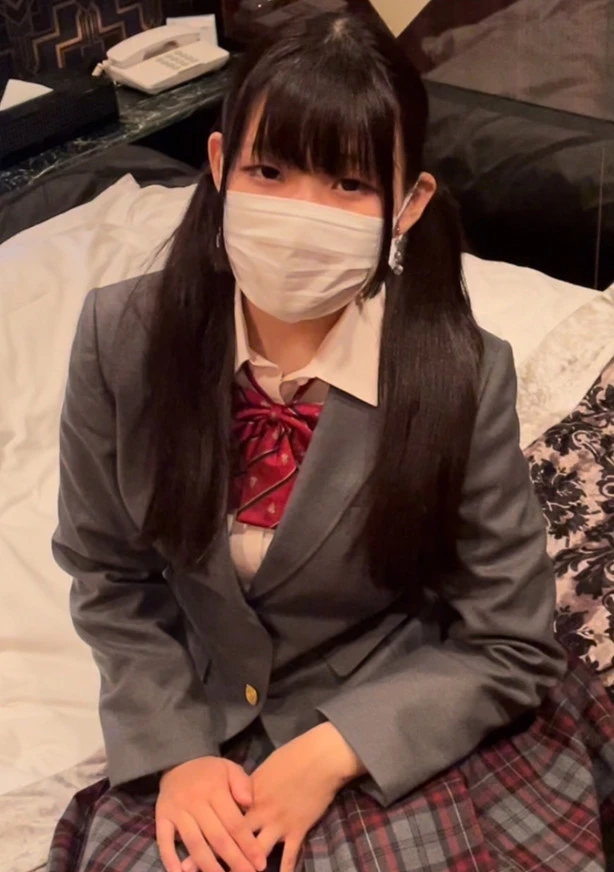 【無】シャイで内気な18歳、都内文系3年生りこちゃん！！脱いだら巨乳で剛毛オマ○コ！！垢抜けない発育途中の黒髪FカップJ○に大量中出し！！