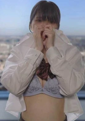 たいやき屋でバイトしてる地味可愛い色白美巨乳・初ハメ撮りでこっそりゴムを外し…