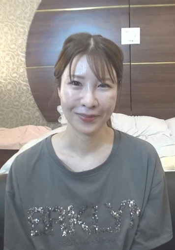 【初撮り】匿名の超セレブ人妻に生中出し☆「声をあまり出さない、素性は明かさない条件なら撮影OKです」☆１７０センチの長身美女がアナル舐め＋立ちバックで悶絶中出し