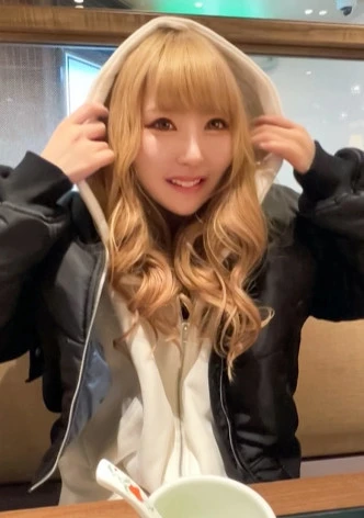 『ウリ』に来たギャル、ウブで可愛くて めちゃめちゃ舐めてくれる。見た目の割りに低姿勢な金髪ギャル、セックスも恥ずかしがり屋かと思いきや… 見たことないレベルで全身めちゃめちゃ舐めてくれる。〈22歳 ネイリストの場合〉