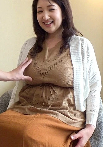 【個人】【Iカップ五十路】お淑やかな52歳の爆乳妻が初めての不倫。パイパンマ○コを若い肉棒でほじくり回され悶絶