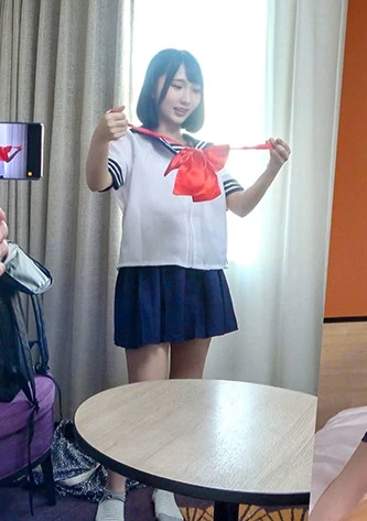 素人女子大生【限定】かなちゃん21歳 某制服リフレでバイトしている身長143cmのミニミニJD！！リアルJ○感200%の制服姿に大興奮して爆発フィニッシュ！！