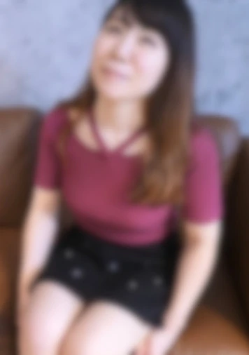 銀行勤務２年目りさちゃん 真面目で大人しい性格のウブっ子が大量ごっくん中出し2発