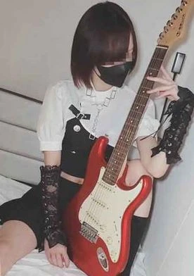 女子○生に○されたい・美脚のバンド女子・私服で騎乗位中出しの後…