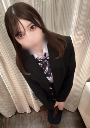 【超危険作品※永久保存版】黒髪ロングにスレンダーなくびれ！史上最強のスタイルの良さ！まるで峰不二子のような衝撃的な18歳！