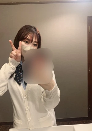 あの…1●才のアイドル系爆美女の初めてのハメ撮り映像…全てはここから始まりました…