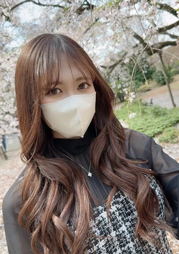 某老舗呉服店の世間知らずな美巨乳Ecup令嬢を連れ出し桜の下で口内射精＆ごっくん！！大切に育てられた箱入りむ◯めに問答無用の２回連続膣内射精！！