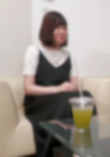 人見知りりさちゃん(23歳\)**pznpqszoyj 恥ずかしがりながらもジュボジュボ音を立てるバキュームフェラごっくん。※レビュー特典は4K高画質