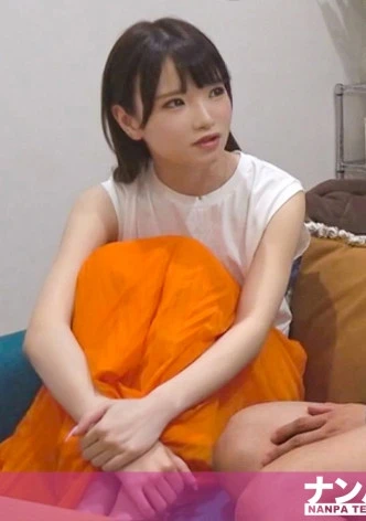 百戦錬磨のナンパ師のヤリ部屋で、連れ込みSEX隠し撮り 305 『グイグイいっちゃうタイプなんだよね～♪』可愛い顔した肉食系女子が自らアプローチ！受けて立とうと自宅に連れ込み速攻SEX！色白で華奢なカラダは隠しカメラの餌食に！