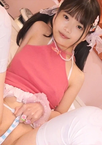 【アイドルの卵】148cmのロリ巨乳…！！アイドルを目指すあやめちゃんとラブホで個人撮影…！！新鮮なパイパンミニま●こで初めての生中枕営業…！！マイクロビキニで全身リップ→アナル舐め→本フェラ口内射精ごっくん！！