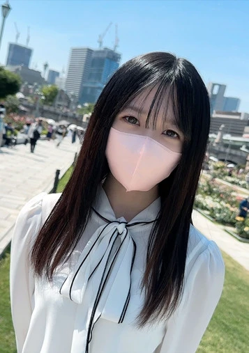 大学のボランティア活動で知り合った引っ込み思案で清楚可憐な女子大生。おじいちゃん想いで透明感のある彼女がまさかこんな事まで受け入れるなんて・・・