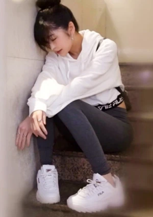 ヤミヤミアルコール/K-POPアイドル顔のエロ尻オンナ