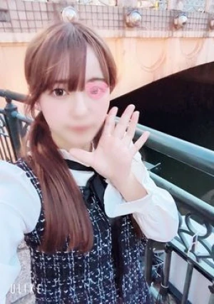 【無修正】 【初撮り】在学中清純ツインテール激かわJDがパパ活。清楚系ドレスに潜むエロボディ。電マ責めで連続激イキ、壁に押し付け精液どぴゅぴゅ垂れイラマチオ！