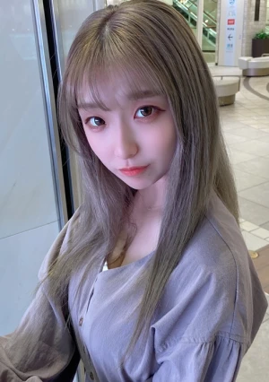 【連続中 出し】 天真爛漫で色白美巨乳スレンダーのかなちゃんが大勢の男達に満足するまで中 出しされ続ける動画。