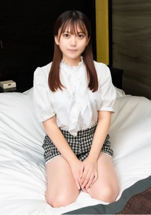 【処 女　ピュア】 友達の輪で知り合った未経験者。低身長でEカップ。目がクリっと大きくとても素直なです。