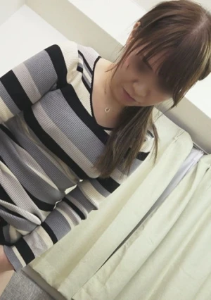 【無修正ｘ個人撮影】 人の奥さん愛奴7号　ムス㐅の家にアポなし訪問したらなぜか7号が!?ついでなので部屋の掃除をさせながら調教して、ムス㐅の家で勝手に中出し