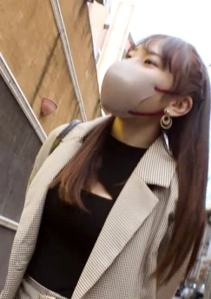 めぐ(仮名)／ワケあって顔出しNGな女の子／身長165cm／Eカップ