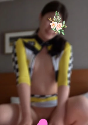 欲求不満な元レースクイーン奥様が上と下の穴を好き放題使われ口内発射＆顔射＆生中だし ファック☆2７歳人妻妙（たえ）さん