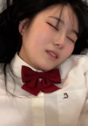 【無】 夏服コスプレ 美◯女 アイドル系 スレンダー ひな 20歳 中出し 3作品目【サカイ】