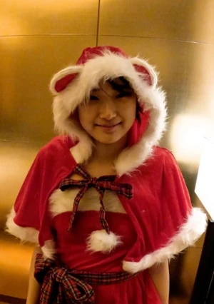 ゆき(19\) 4回目 サンタコスのまま中出しし、アナルに突っ込んだバイブを舐めさせたり吸うやつ放置したり