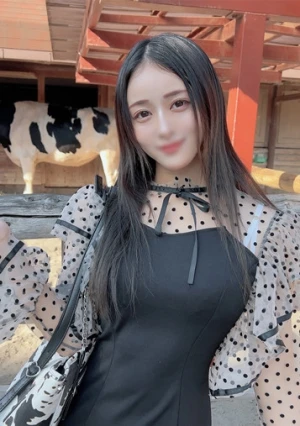 可愛い顔した魅惑の美女のその素顔はまさかの性欲旺盛Eカップ巨乳変態女・・・青姦で性欲を剥き出しにし男にまたがり絶叫快楽生中出し！！