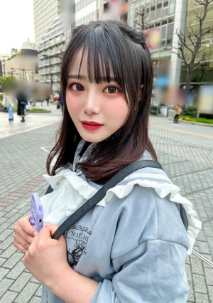 素人JD【限定】もあちゃん21歳 ヤミカワなコーディネートで街を歩く低身長JD！！可憐な喘ぎ声が部屋中に響き渡る！！積極的に男にご奉仕するM気質な闇マ○コに中出しフィニッシュ！！