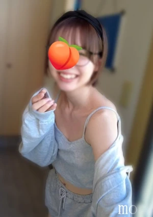 〖白昼寝取られ〗25歳新婚妻の自宅訪問 旦那と食事をしてる食卓でハメ潮吹き散らかすドМな桃尻奥様。 白目剥くまで逝かされまくる桃尻妻