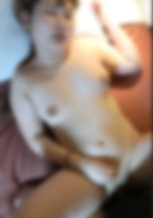 【顔出し】【中出し】経営能力０で返済不可と感じましたので、ネイルサロン経営の美人人妻のアヘ顔晒します。