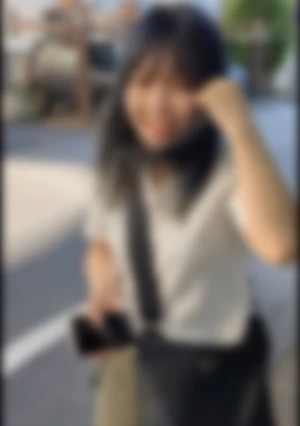 こーこー卒業前に動画りゅう出で人生終了！校則を破りエンコーで金を稼ぐみさちゃんにまんぐり返しで羞恥心を与えます。