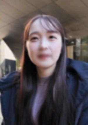 【無修正】 露・リ系貧乳スレンダー女性が逆ナンパ。中年男性を自ら誘い出してスケベ晒してイキ果てる！ラストは性癖を満たす膣内射精♡