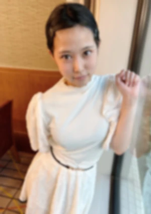 今彼だけが唯一の経験相手。ほぼ未経験の極小マンコには耐えきれず号泣。そのまま最後まで強行突破中出し！