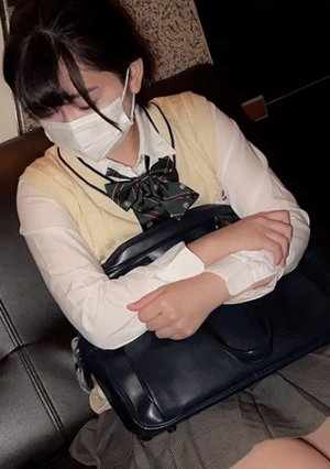 顔出し【個人撮影】巨乳、巨尻の地味女とP活_怯えた様子から涙目で中出しされる姿を完全収録