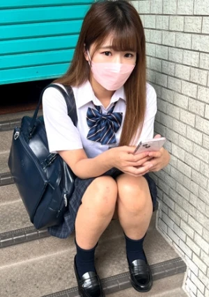 【個人撮影】ギャル風の制服女子とP活_下品な音を響かせてセルフイラマするドMビッチ