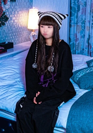 【田舎者・個性的】 九州からわざわざ御足労頂いた女だけど需要ある？ 生中出し。