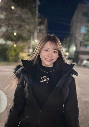 【初撮り】 【顔出し】 人生初の生中出しに挑戦！ 大活躍中！！山本◯香似の激美女。お顔に似合わぬ、ご自慢の色白デカ尻。