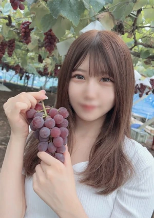 大自然の中で人目を気にせず大絶叫で絶頂を繰り返す感度抜群の美人変態セラピスト・・・腰をグイグイ動かし変態オヤジを誘うどスケベボディに生中出し！！