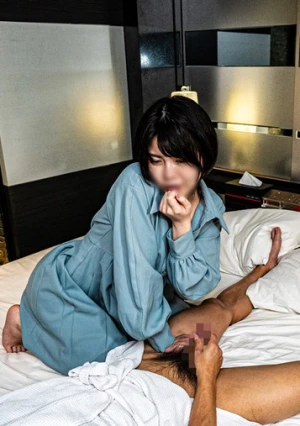 【熟女・猥褻】 出張マッサージのおばさんにチンコ見せつけて喜ばしてやった。※無修正・生中出し＋口内射精。