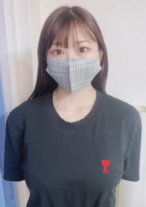 【Gカップアイドル候補生】 経験人数１人のデカパイ19歳！ 乳と手コキに腰がガクガク！【こころ(19)】【レビュー特典あり】