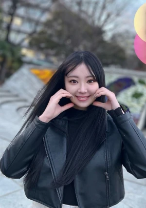 【顔出し】 自然と濡れる卑猥な美マン。丁稚奉公でもカラダは正直。愛汁たっぷり白濁マンコに生挿入〜容赦無い大量中出し！精液たっぷりお掃除フェラ！渾身的な姿に脱帽。。。