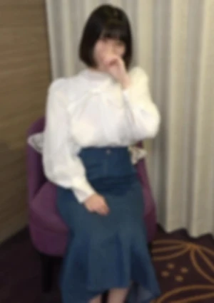 純白美巨乳のGカップ。スレンダー美人でグラビア級の身体を持つインテリ国語教師。大量中出し２回戦に大量顔射の３発の特別補習！