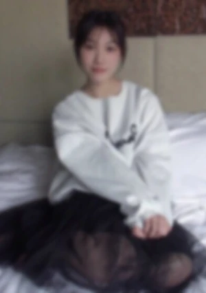 Dカップ美乳で美尻の20歳保育士さんとオトナの性教育。ふっくら気持ち良いパイパン名器に生挿入！ レビュー特典/フェラチオ口内射精！