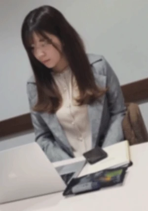 【個人】 元公務員の美乳美人。仕事先まで乗り込み口内射精。自宅まで取り立て美乳を弄び嫌がりながらも大量中出しされたハメ撮りで返済中（4月限定1980pt）