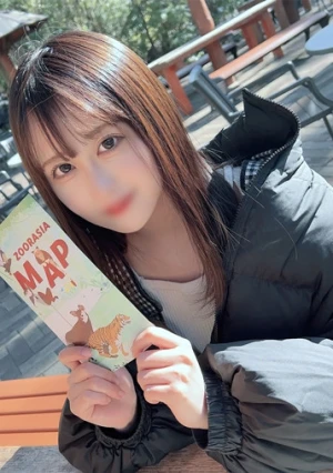 キスだけでびしょびしょになっちゃうウサギさんの様なめちゃカワ専門◯生！だけど脱いだら凄いの！まだまだ発展途上の若 さ溢れるEcup巨乳美ボディに2回中出し！！