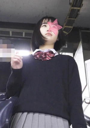 《伝説級変態J○》【電車***】 ゆず史上最大の衝撃シーン！汚い床に溜まった自分の潮を這いつくばって啜り飲むドM転校生★最長84分