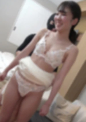 音楽の先生を目指す大学生。ほんわか明るい普通の女の子が一番の好物！ かわいい笑顔もひとたびベッドへ行くと・・・