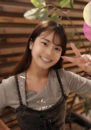 【初撮り】 【顔出し】 パッと見...中...◯...生！？とっても可愛い..女..◯..こ。脱がせてあげると神々しい『ド美尻』。 ケツの穴丸見えの美尻を鷲掴み生挿入。約束破って無