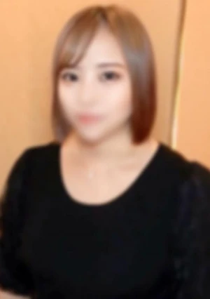 【無】 童顔で美巨乳、超グラマラスでいやらしぃBODYの美女とプライベートハメ撮り中出し二回戦！出会って即フェラ、騎乗位から正常位で中出しとベッドで色んな体位で二回目の中出し！※特典高画質